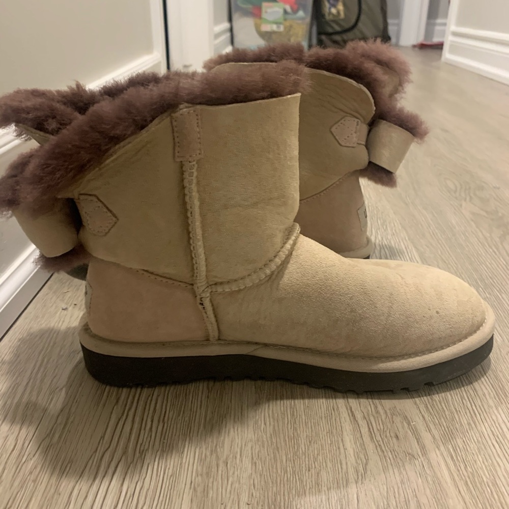 UGG - size 9 - Picture 3 of 4
